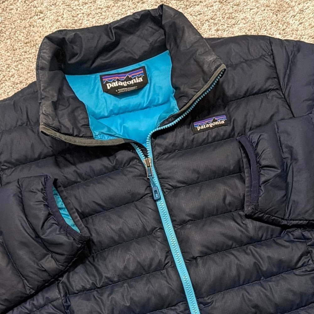 Patagonia Women's Down Sweater Jacket | Navy Blue / Turquoise | Large